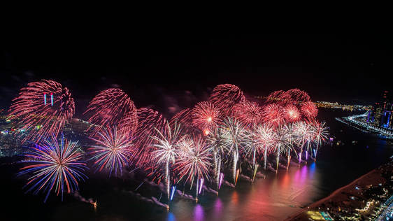 Абу Даби: Новогодний фейерверк